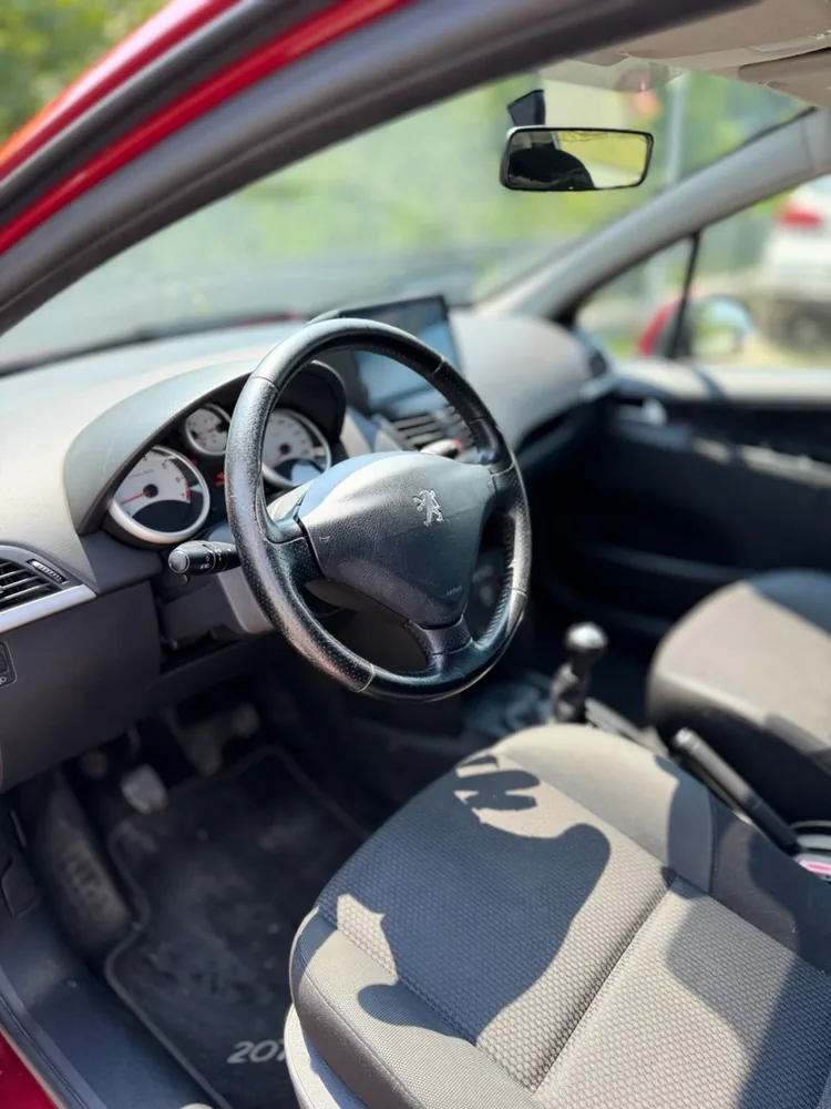 Peugeot 207 2011 interior volan