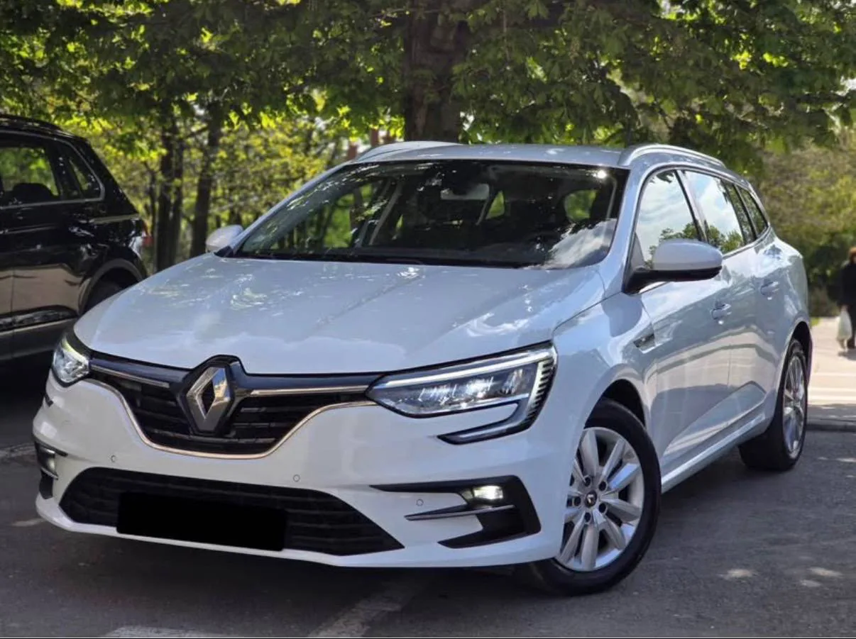 Renault Megane 4 Facelift 2022 disponibilă în Iași