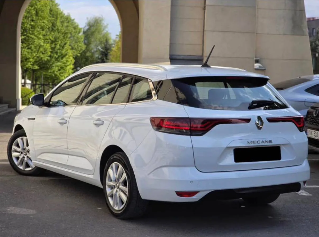 Renault Megane 4 Facelift 2022 foto 3