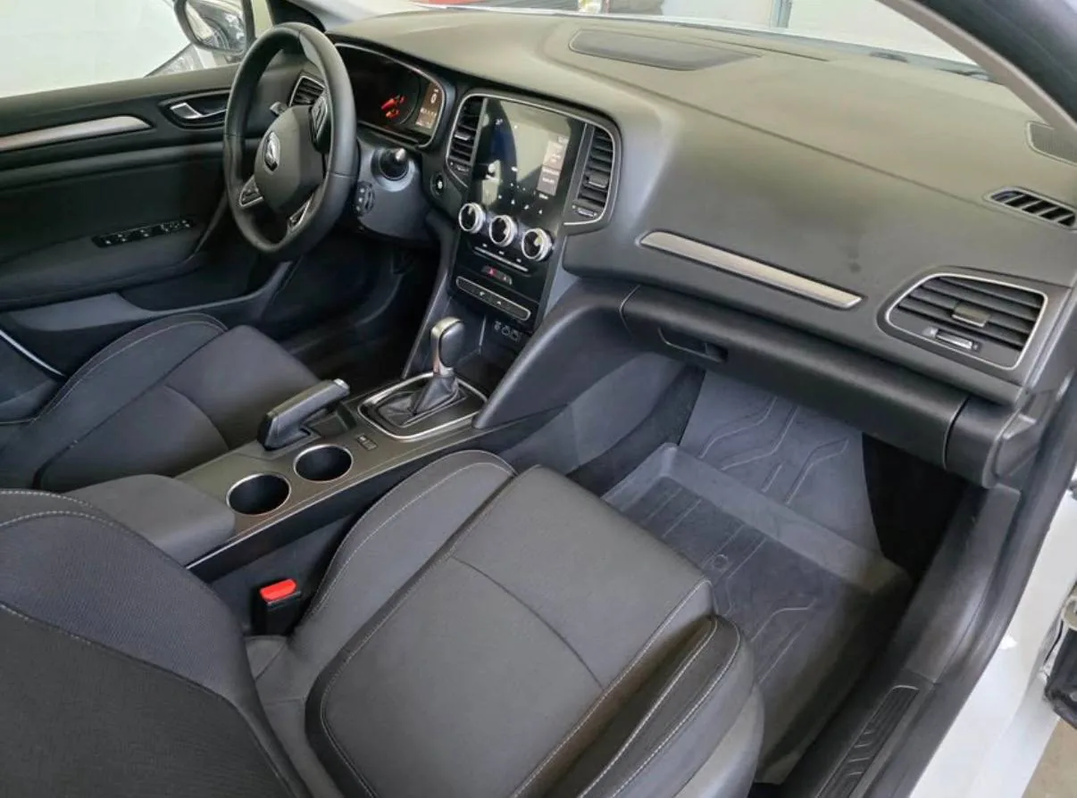 Renault Megane 4 Facelift 2022 foto 5